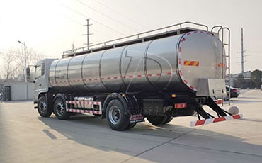 從“笨重大罐”到“智能保鮮倉”，牛奶運輸車的進化史