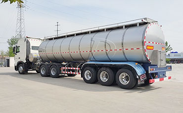 天潤新東鮮奶運輸車助力柬埔寨冷鏈運輸現(xiàn)代化