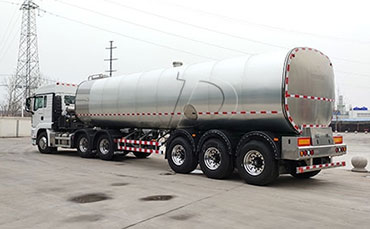 守護(hù)每一滴新鮮——天潤新東鮮奶運輸車的全方位“保鮮”之道